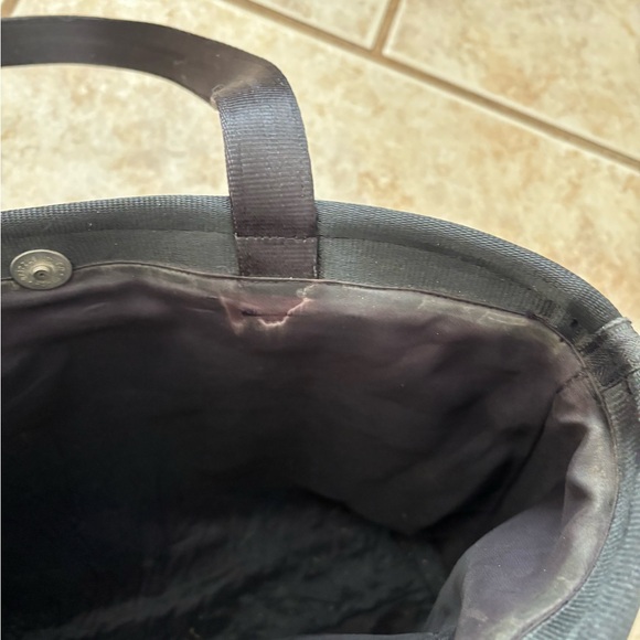 Harvey’s Seatbelt Double Handle Tote - Picture 3 of 9